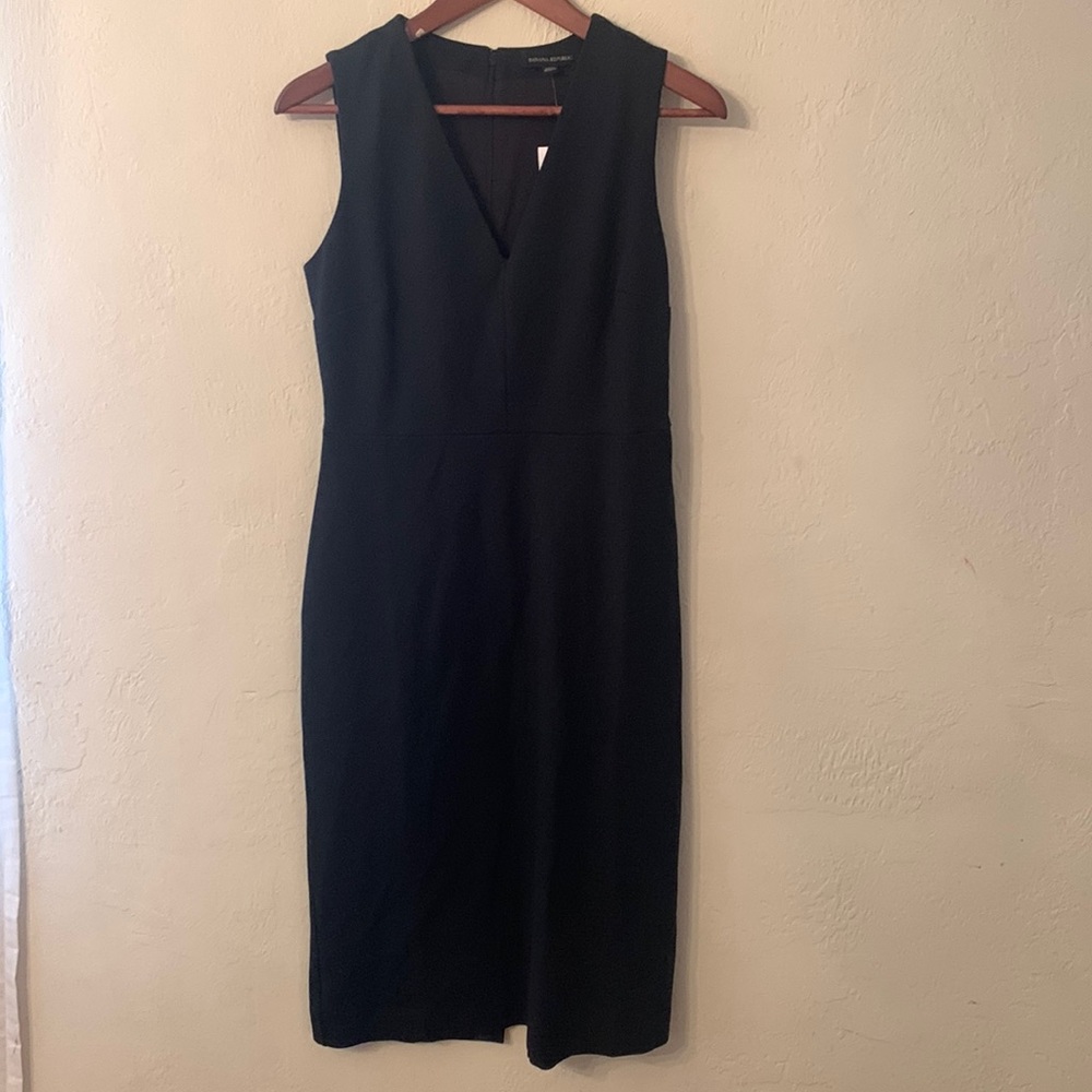 Banana Republic sheath dress size 6 NWT